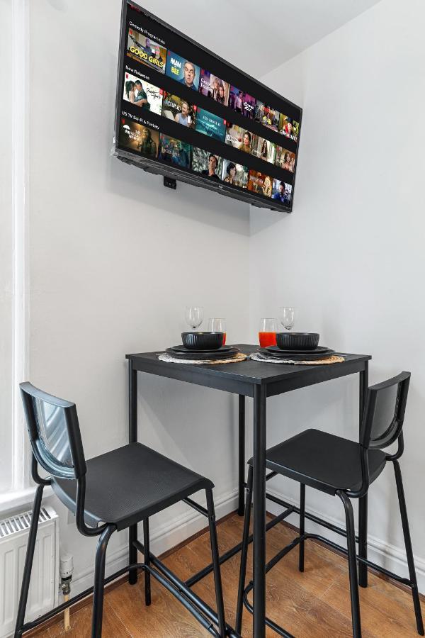 Prime Location Modern Gem Brixton Centre Cozy Studio With Free Parking Londra Exterior foto